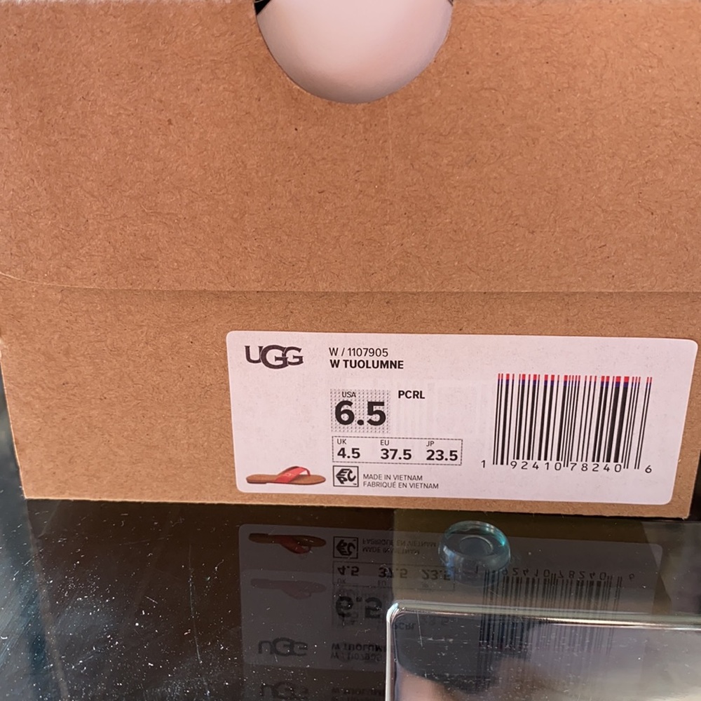 Ugg Flip Flops - image 2